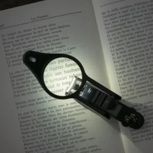 貝印 KAI 關孫六附帶LED和放大鏡的指甲刀H